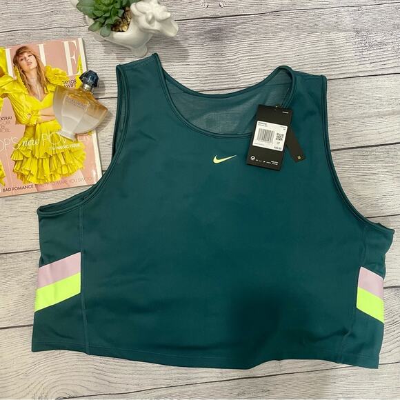 Nike - NWT Colorblock Workout Cropped Tank - Picture 2 of 11